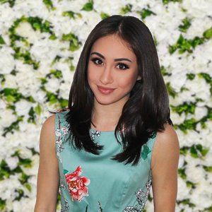 Meet your Posher, Jeannie